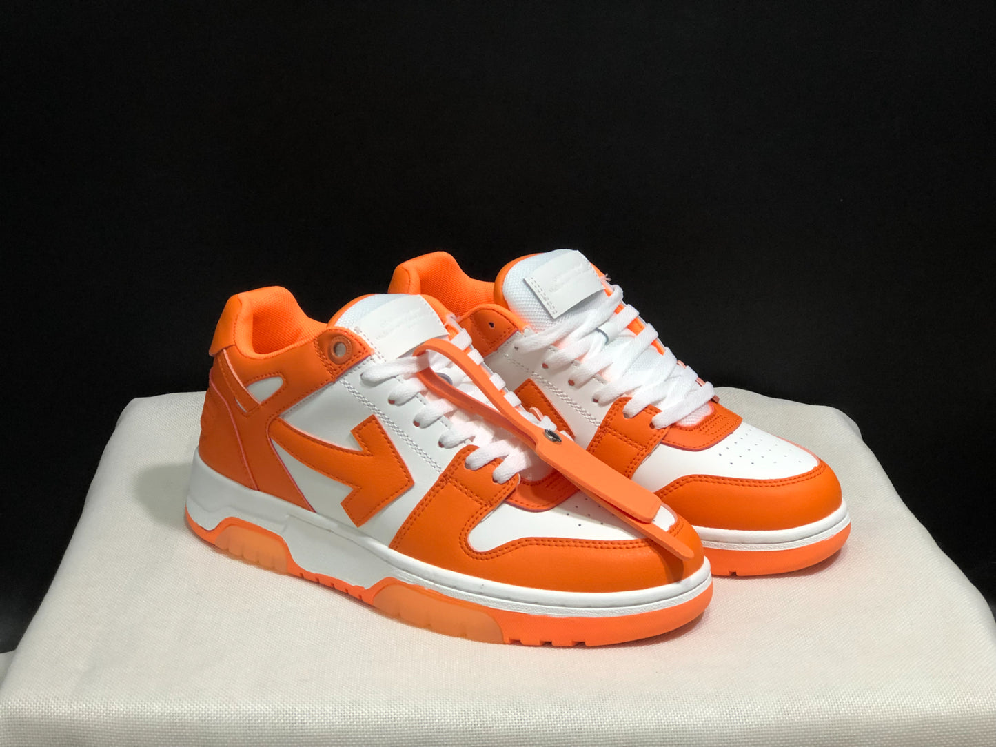 Off-white orange  rubber sole
