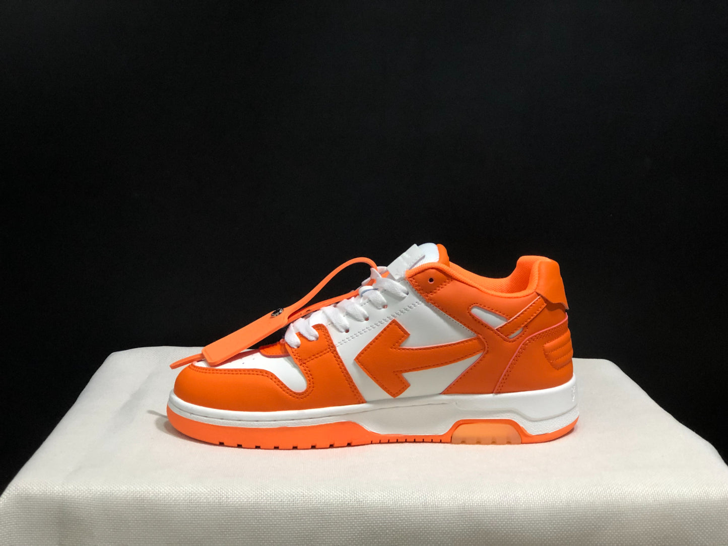 Off-white orange  rubber sole