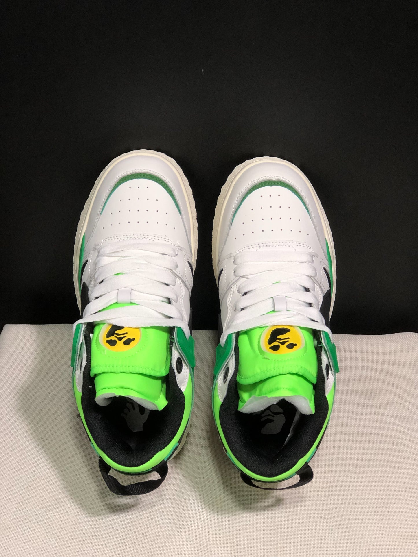 Off-white green white black arrow