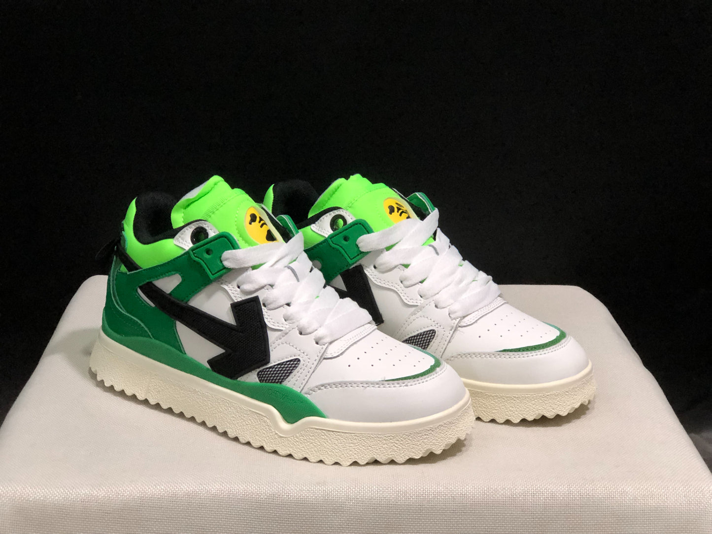 Off-white green white black arrow