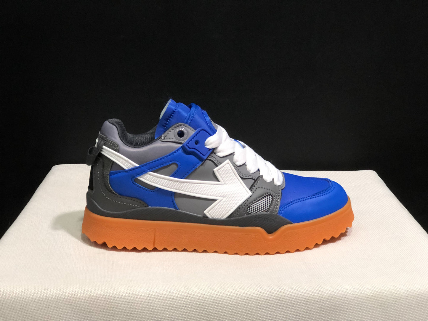 Off-white gray Blue white arrows