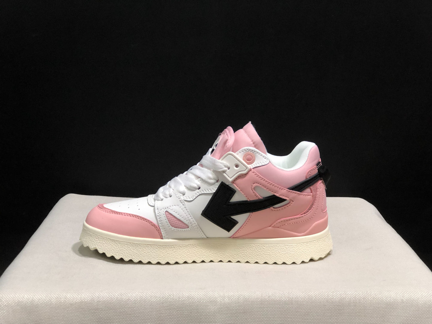 Off-White Out of office Pink and black