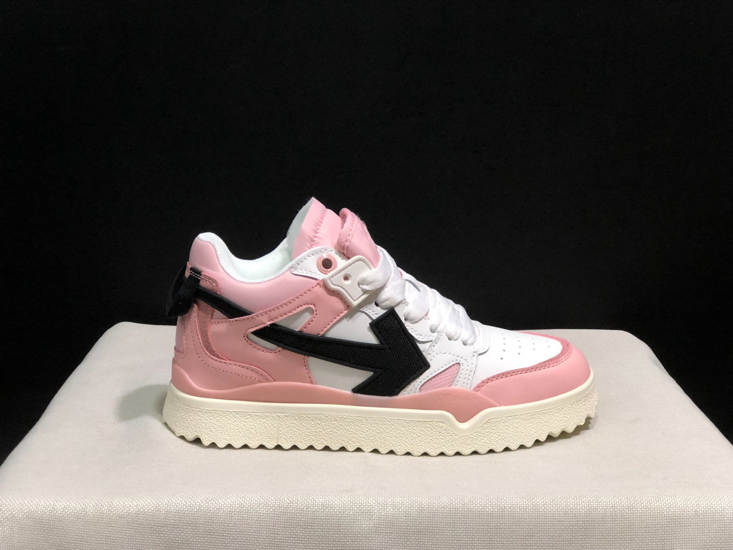 Off-White Out of office Pink and black