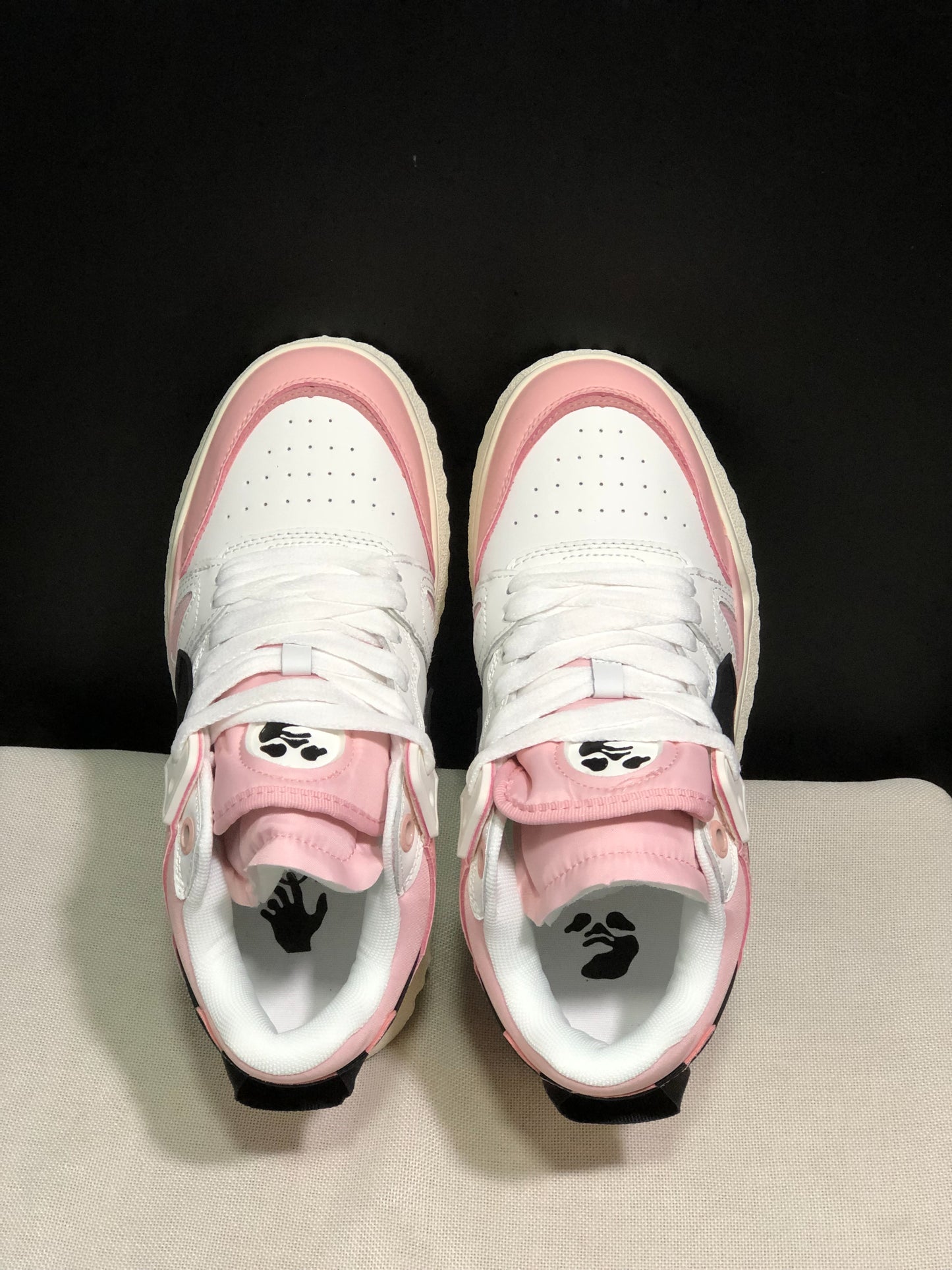 Off-White Out of office Pink and black
