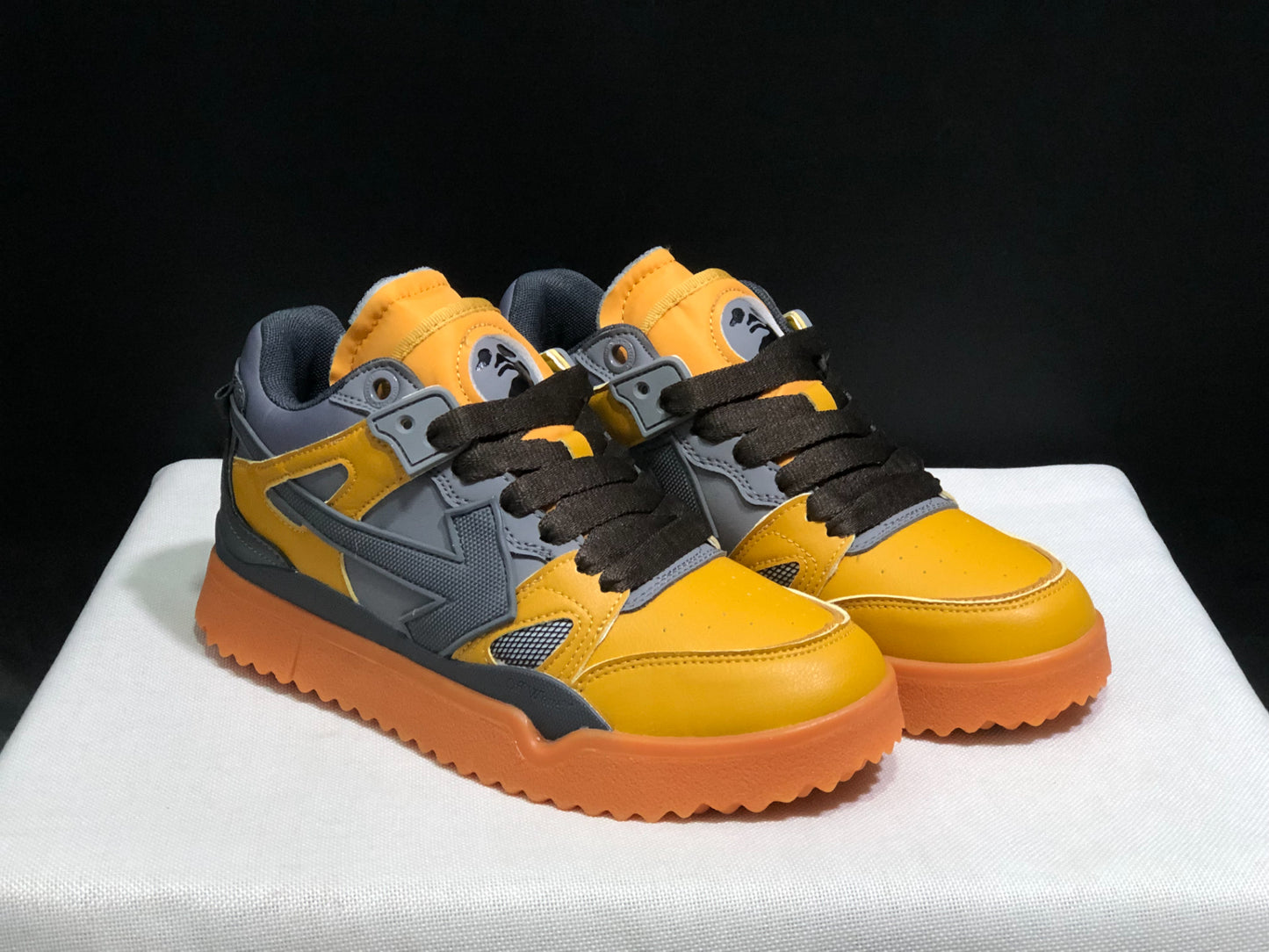 OFF-WHITE Gray Orange