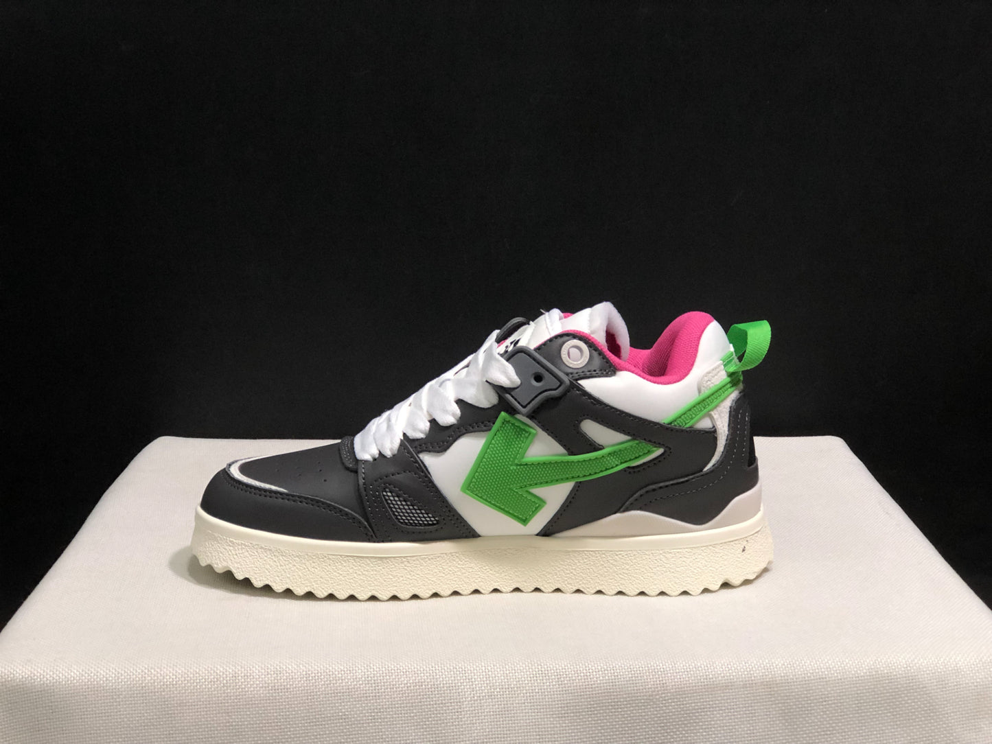 OFF-WHITE Out Of Office Black green