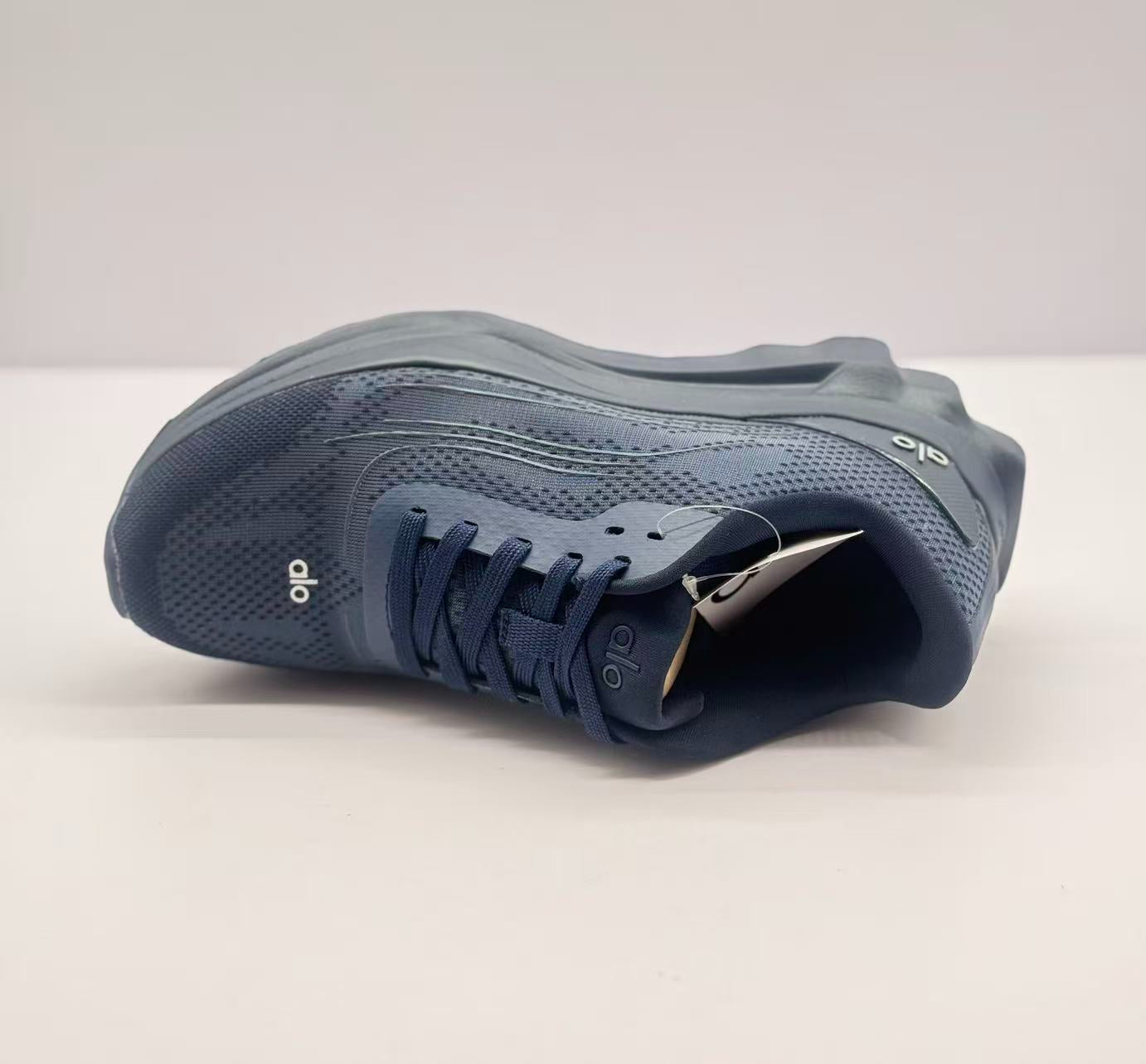 ALO running  Dark blue shoes