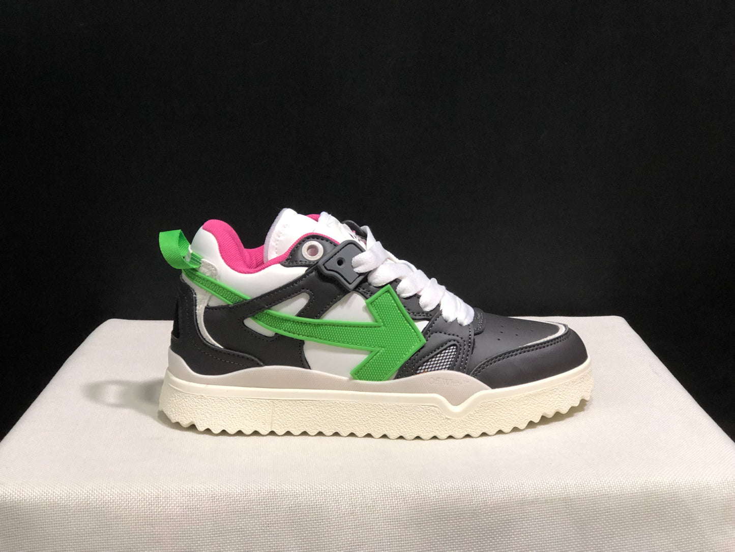 OFF-WHITE Out Of Office Black green