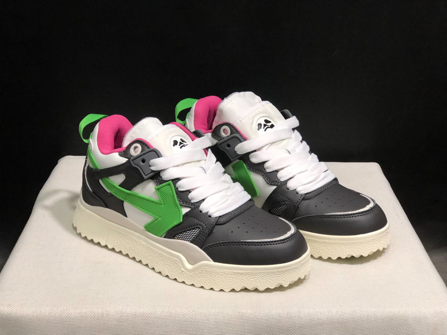 OFF-WHITE Out Of Office Black green