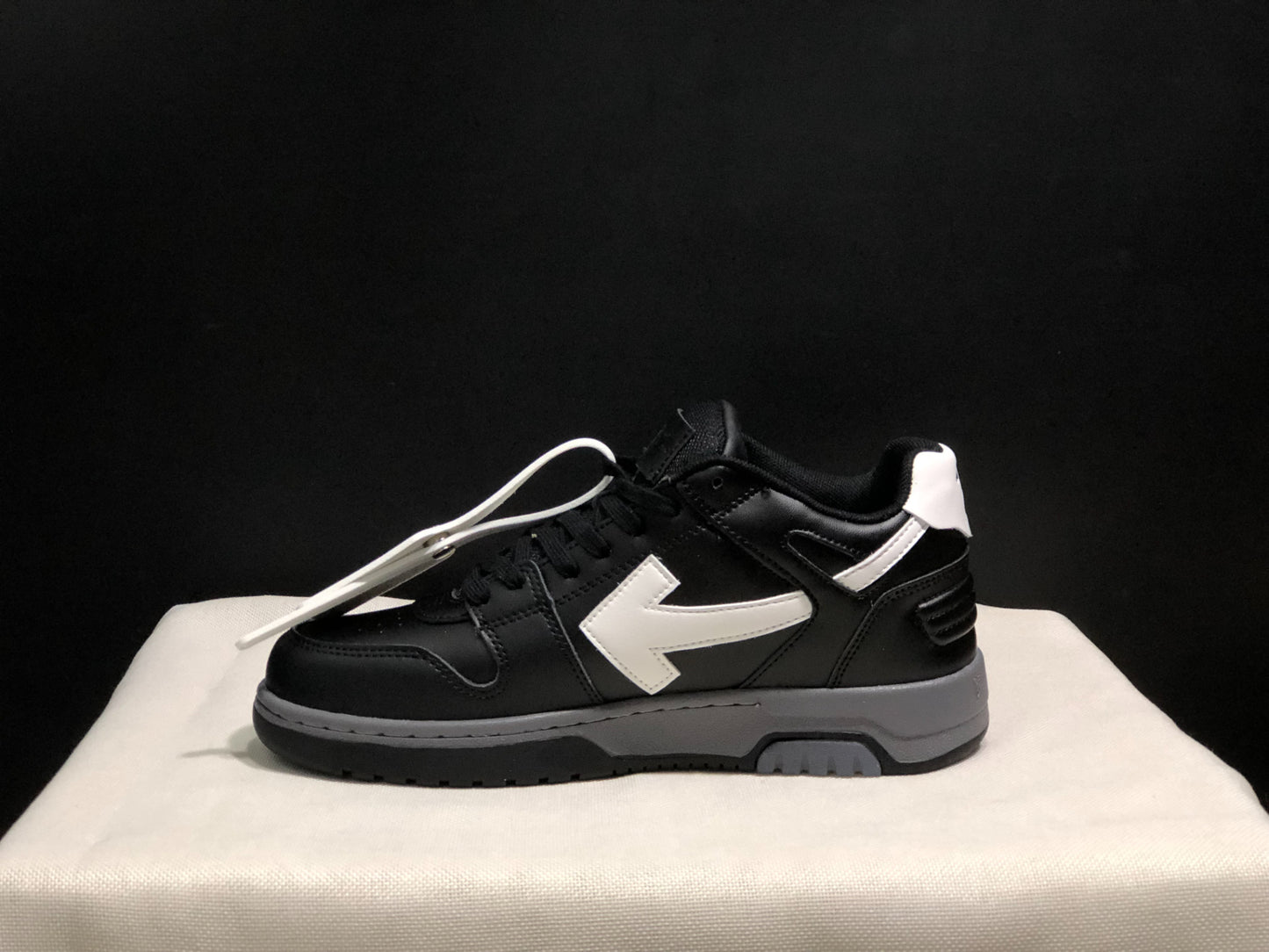 OFF-WHITE Out Of Office  Black Gray White