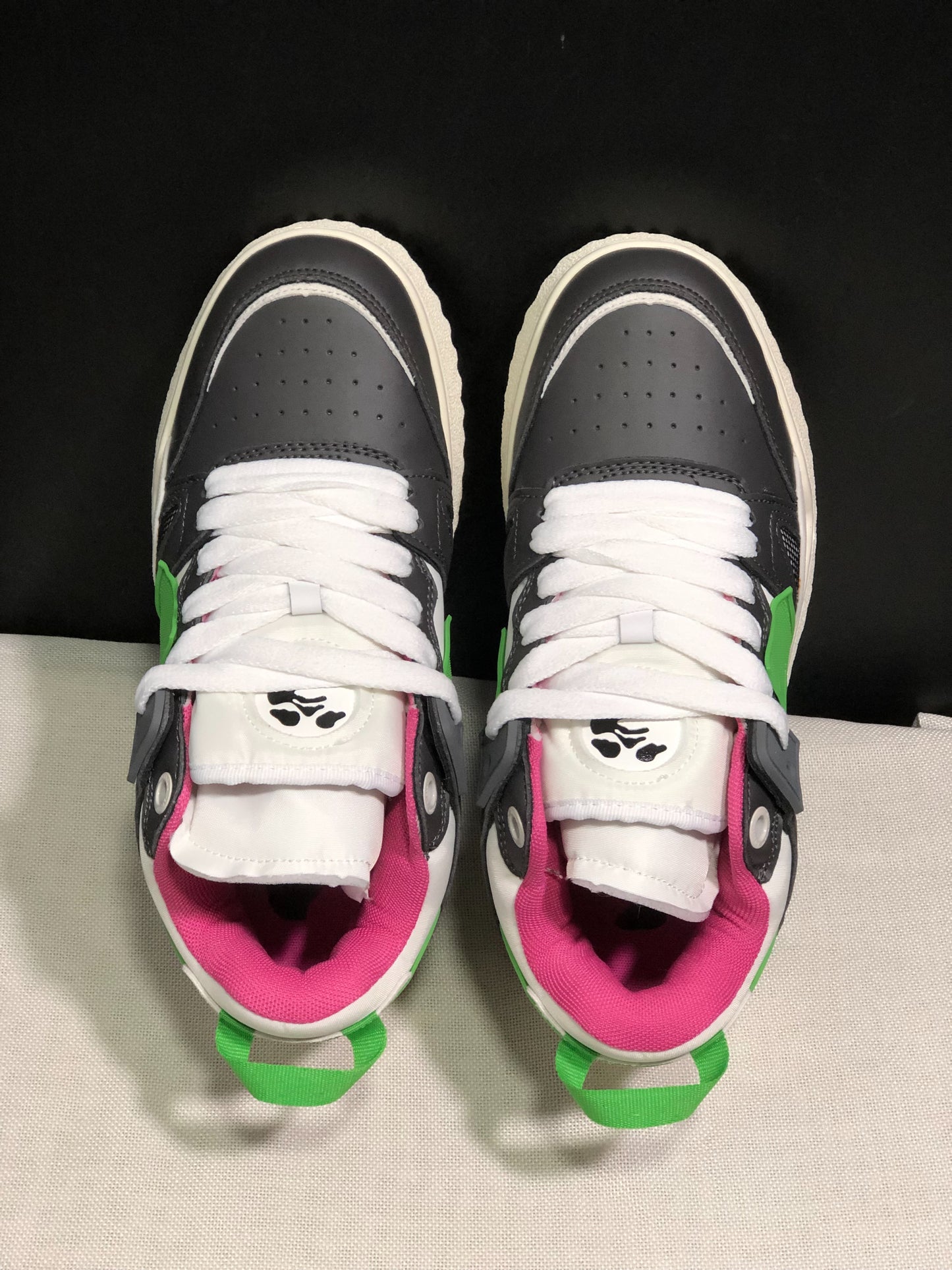 OFF-WHITE Out Of Office Black green