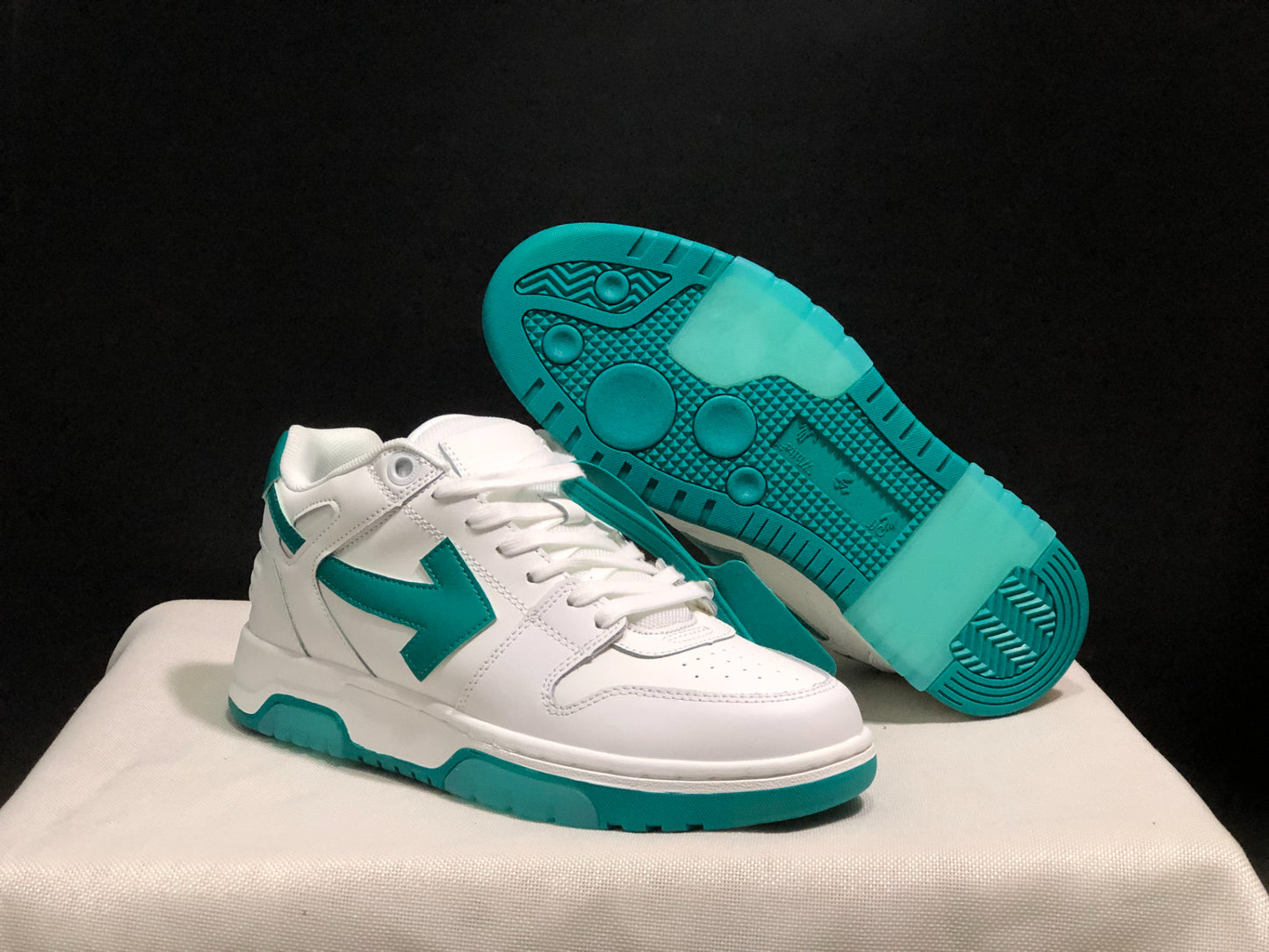 Off-White Out of Office White Green