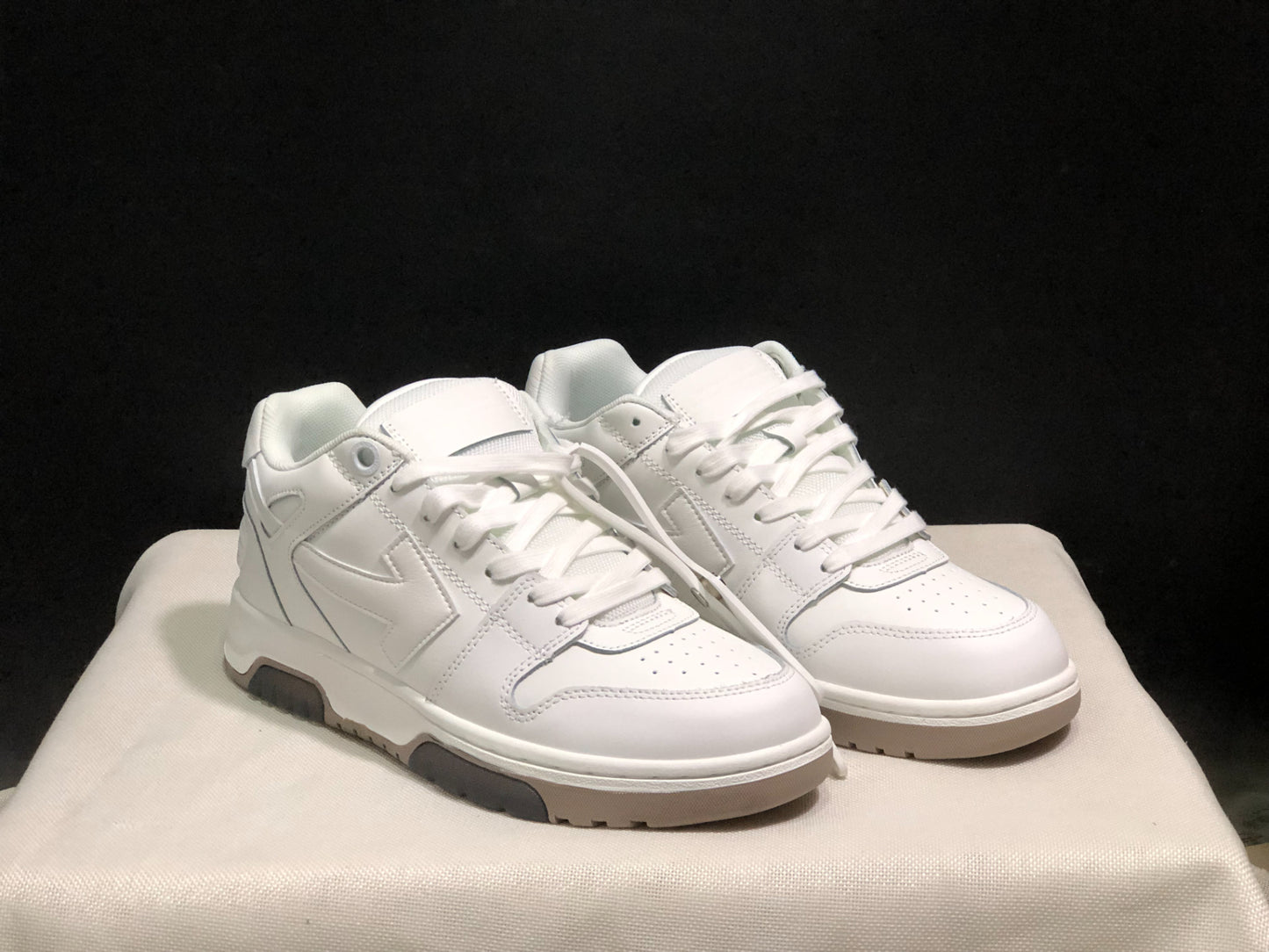 OFF-WHITE Out Of Office White