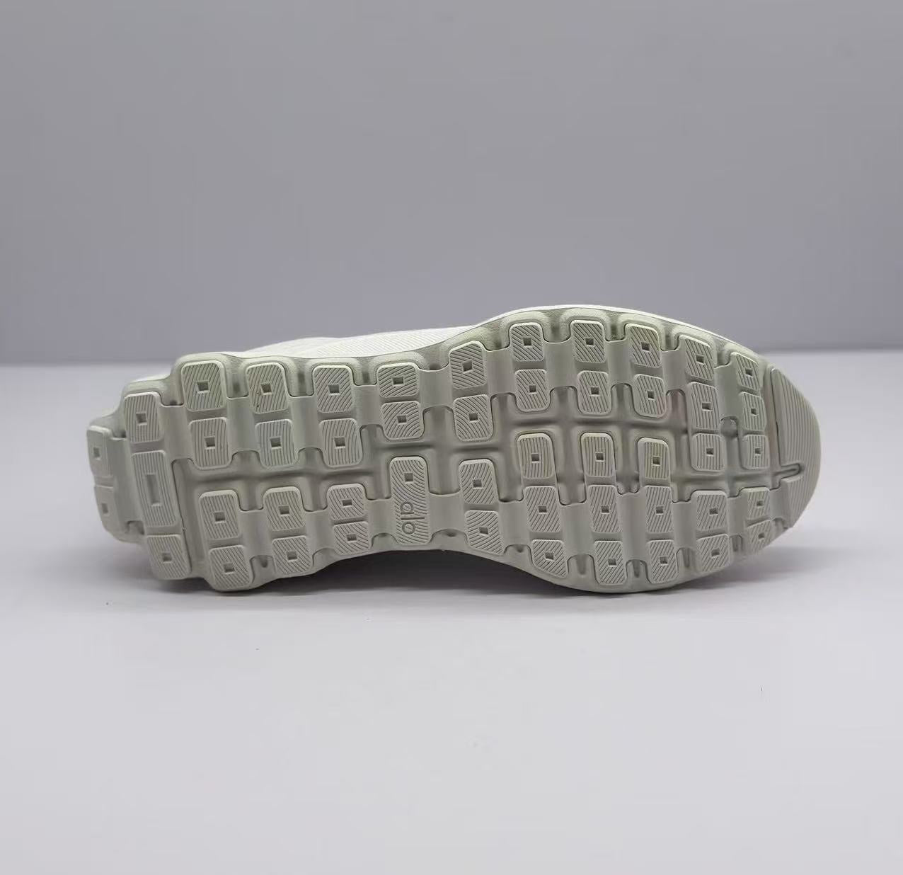 ALO RUNNER - TRIPLE WHITE