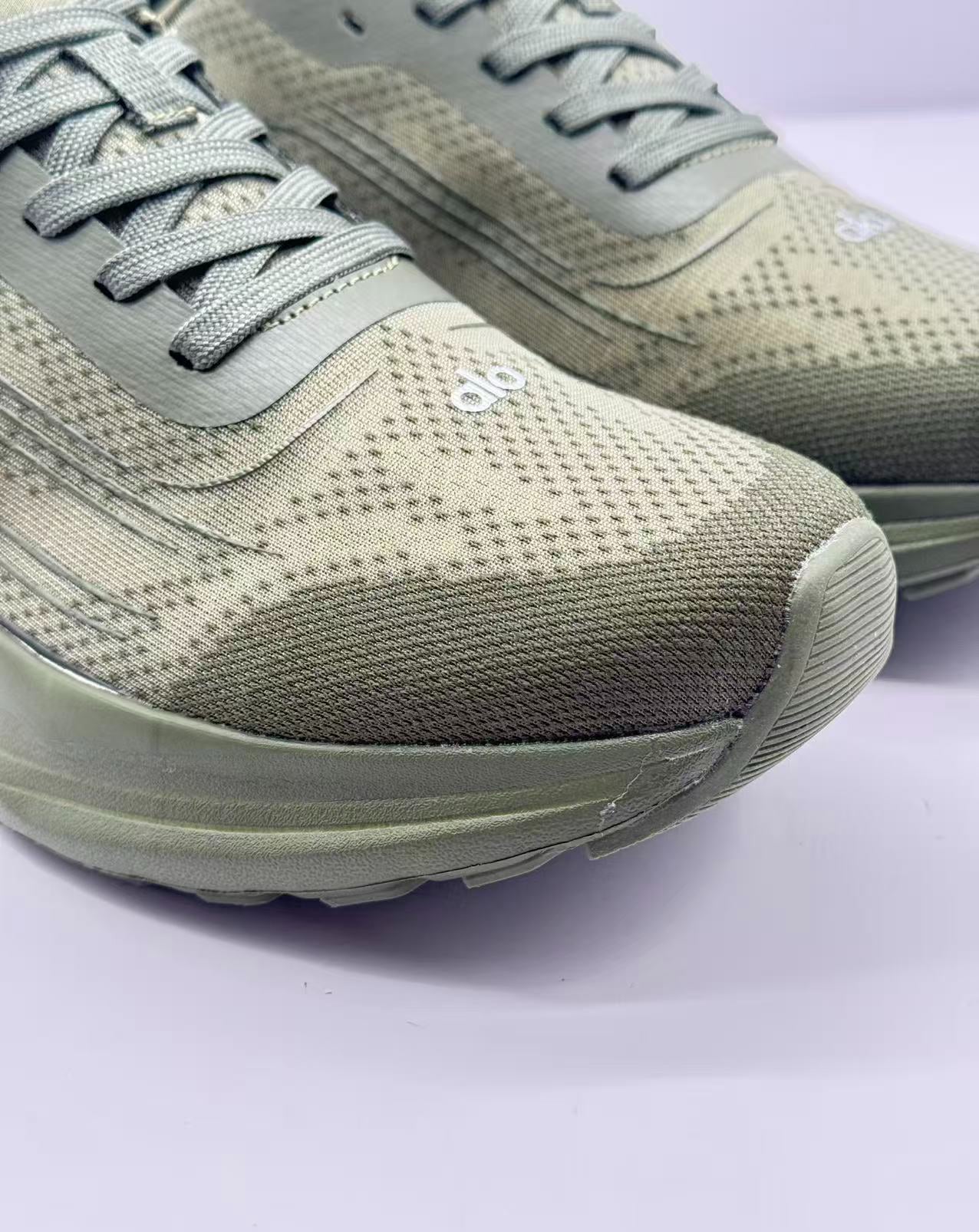 Alo Runner Shoes - Green Olive